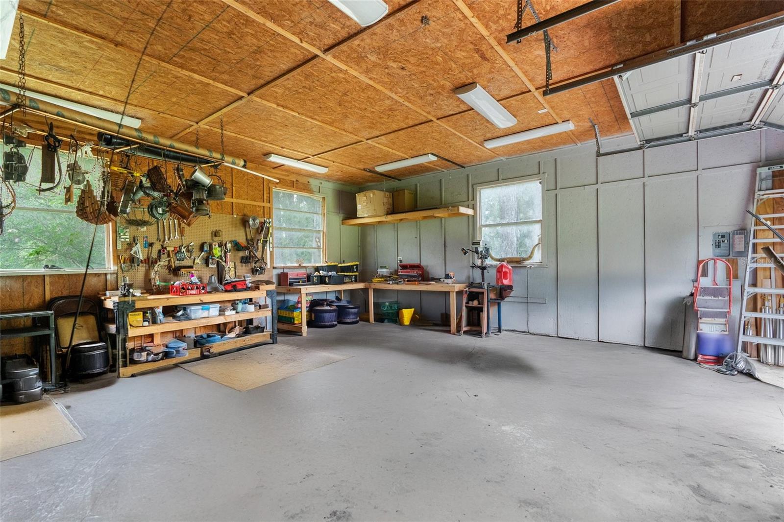 1253 CULBREATH RD