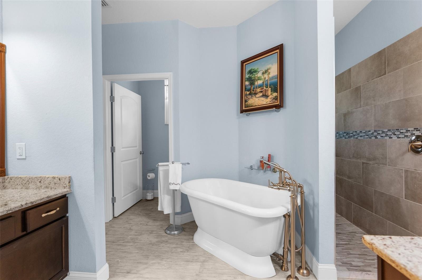 4960 HIDDEN KNOB TRL