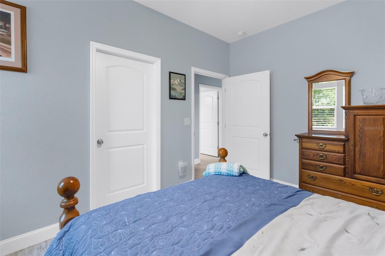 4960 HIDDEN KNOB TRL