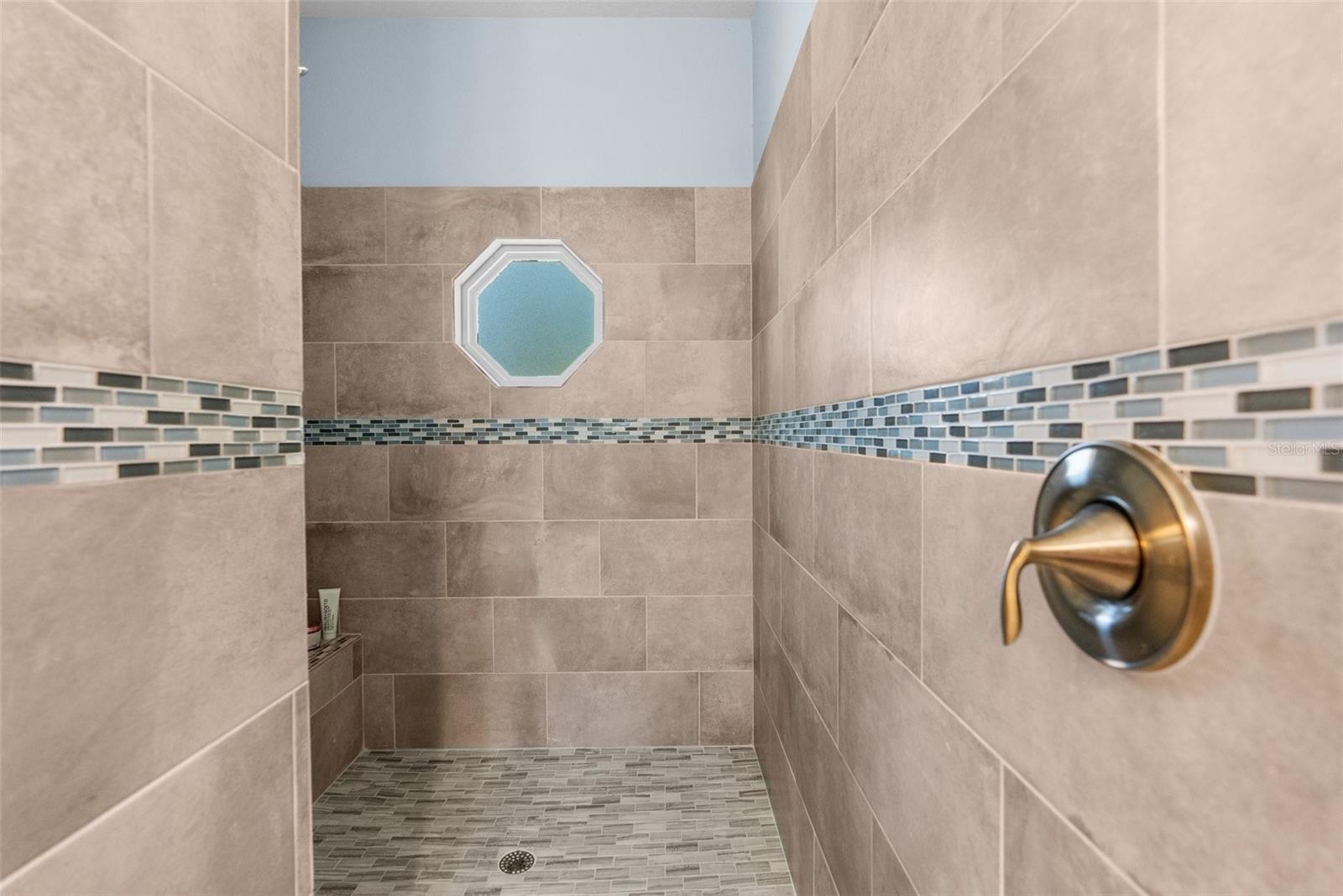 4960 HIDDEN KNOB TRL