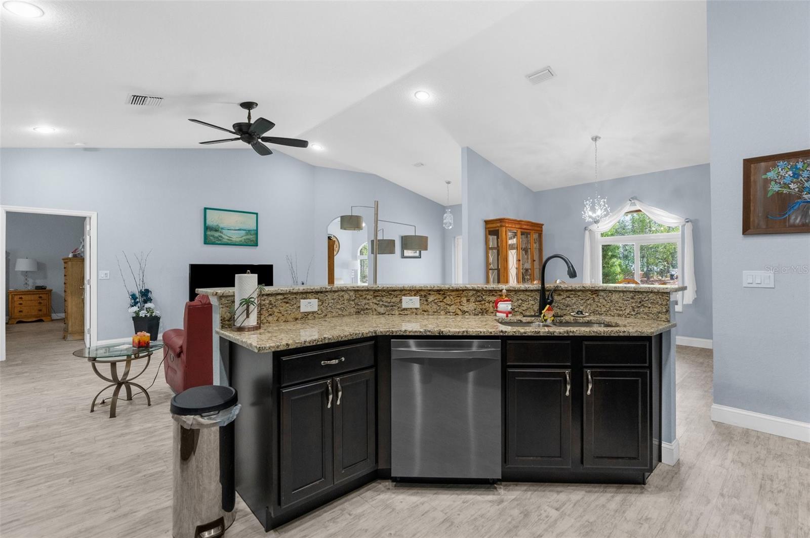 4960 HIDDEN KNOB TRL