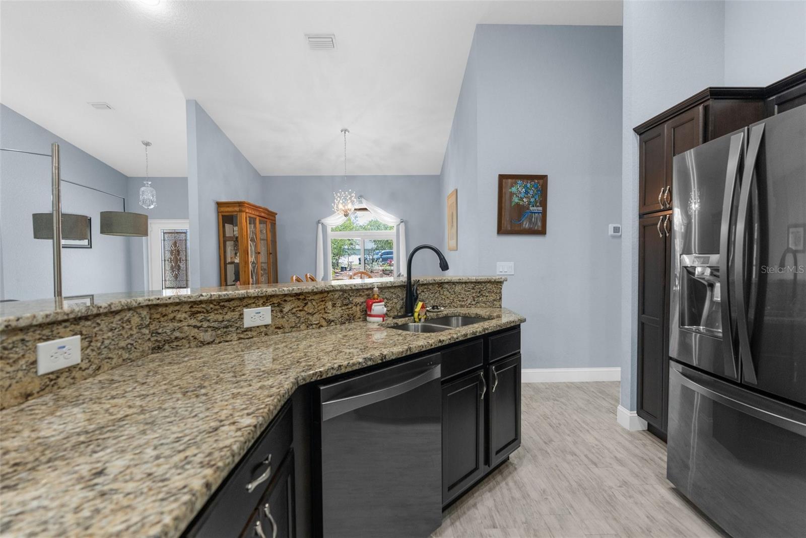 4960 HIDDEN KNOB TRL