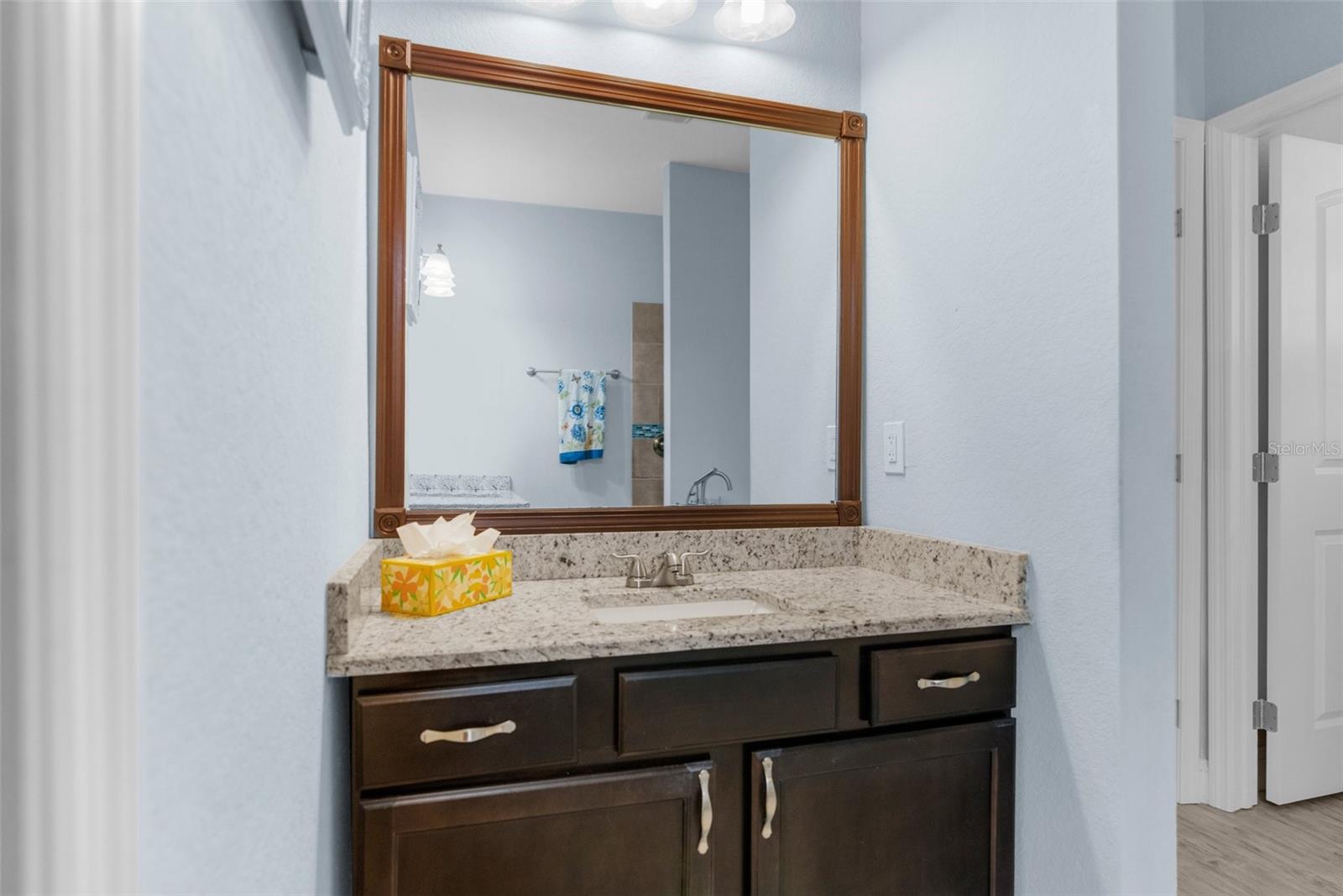 4960 HIDDEN KNOB TRL