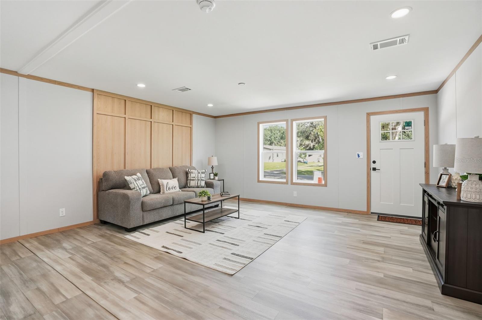 18104 NICHOLAS AVE