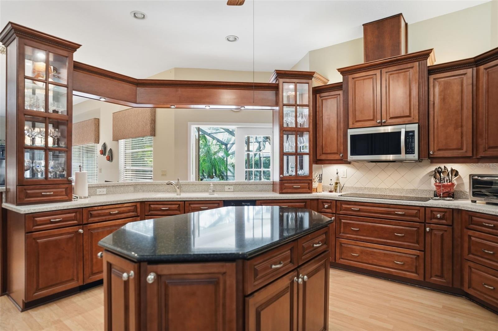 7336 ROYAL OAK DR