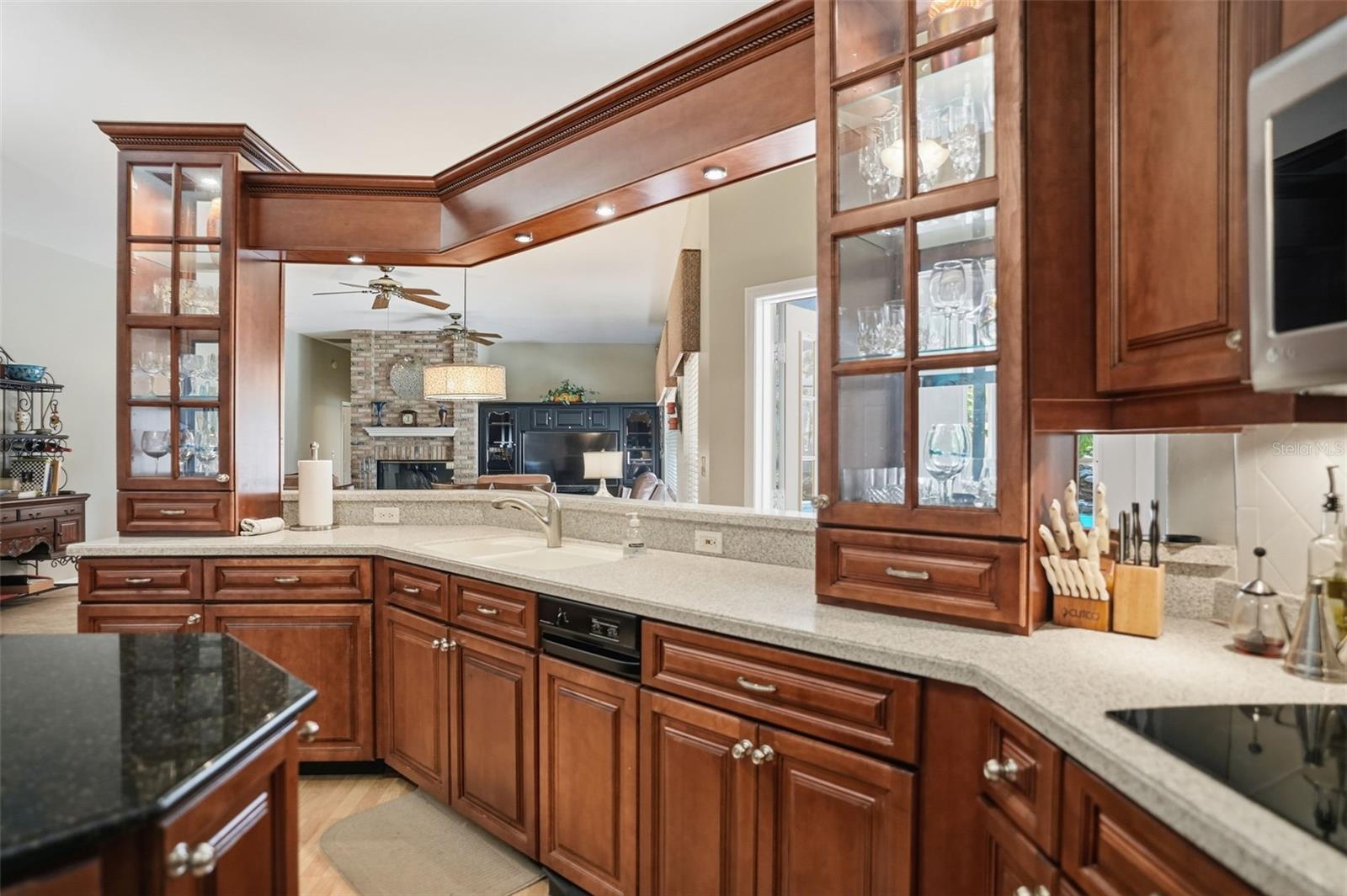 7336 ROYAL OAK DR