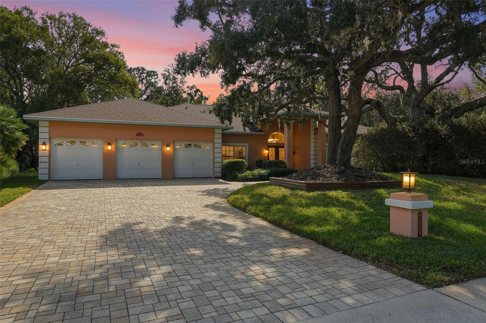 7336 ROYAL OAK DR