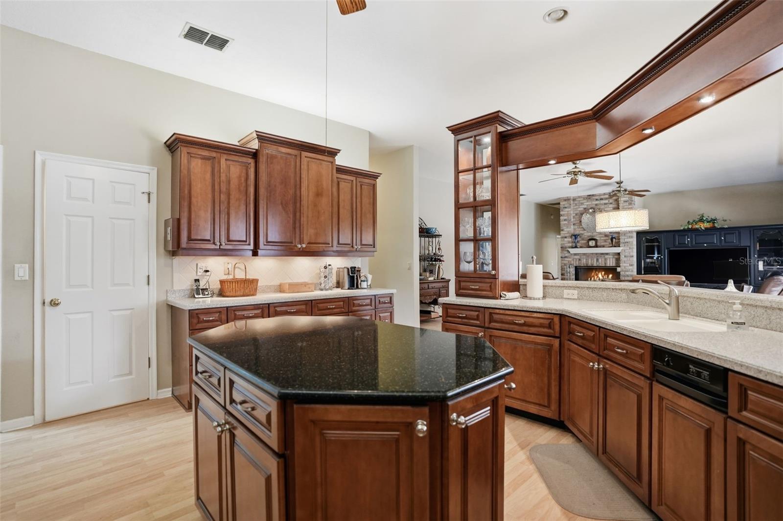 7336 ROYAL OAK DR