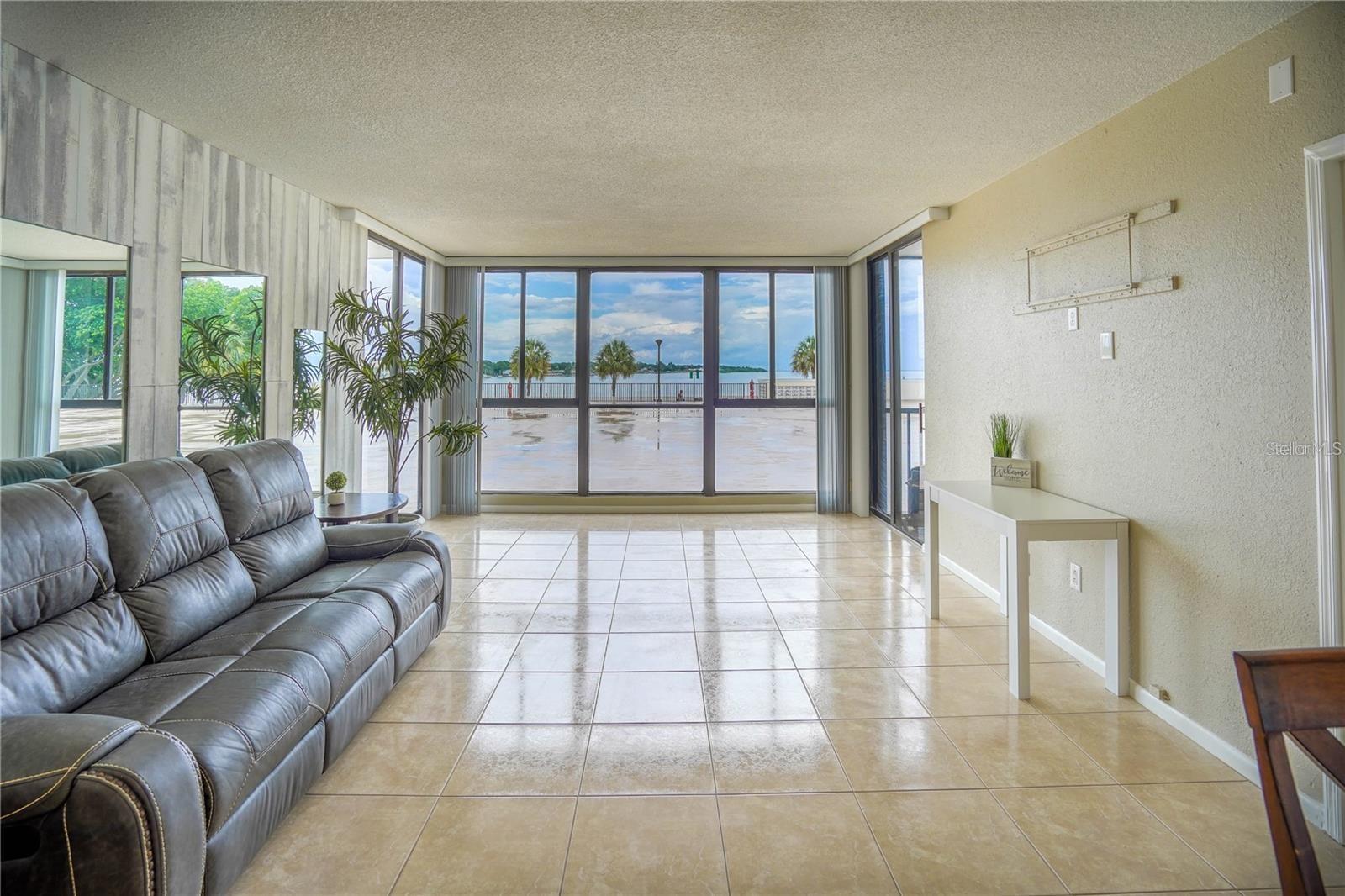 7100 SUNSHINE SKYWAY LN S #201