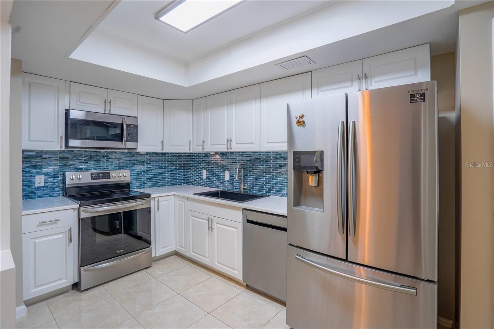 7100 SUNSHINE SKYWAY LN S #201