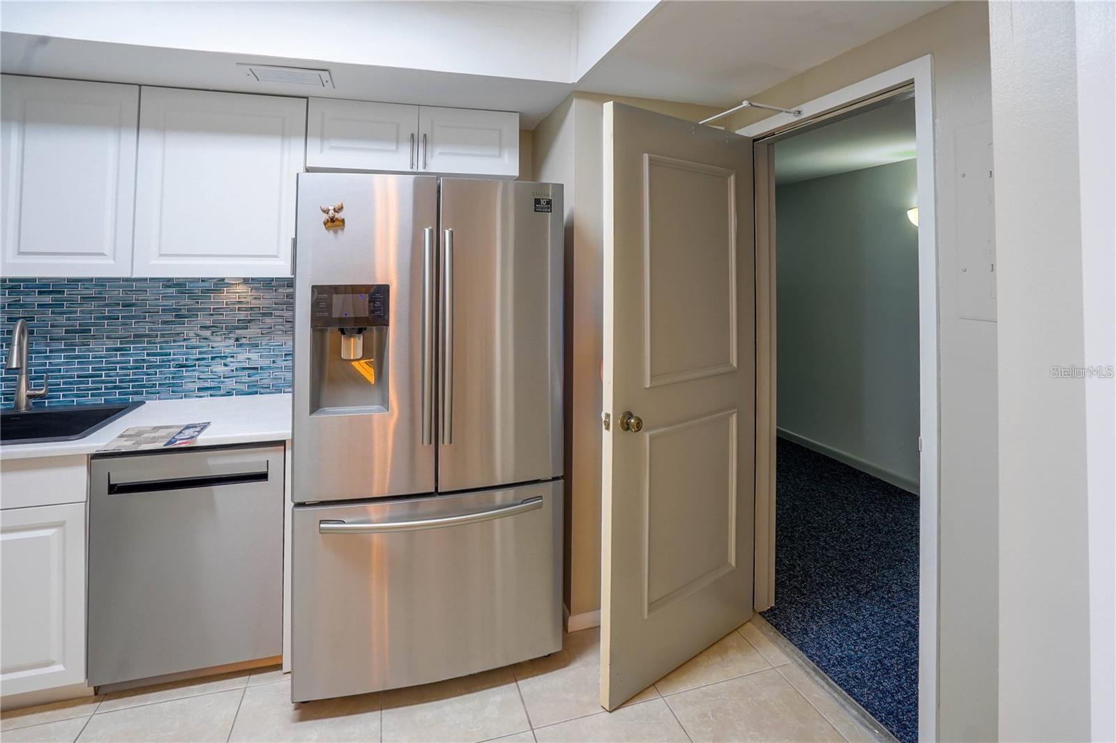 7100 SUNSHINE SKYWAY LN S #201