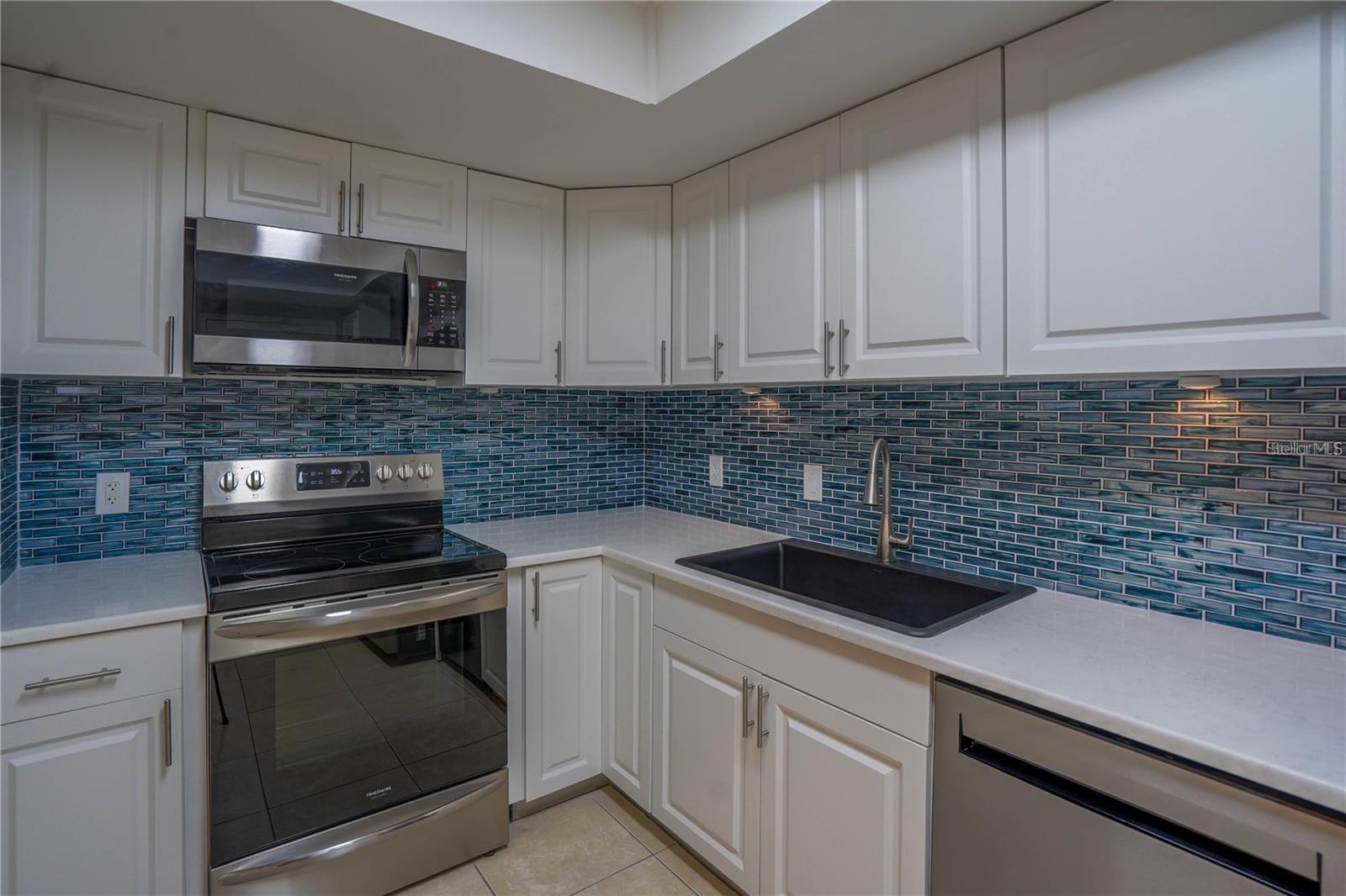 7100 SUNSHINE SKYWAY LN S #201