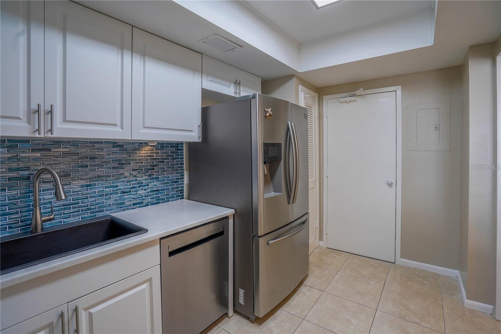 7100 SUNSHINE SKYWAY LN S #201