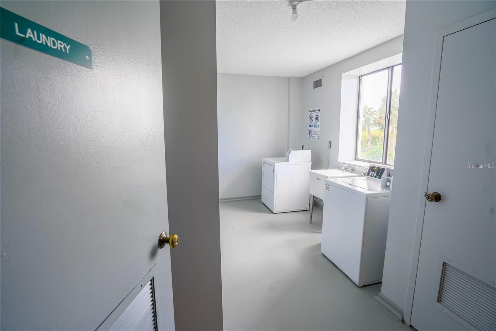 7100 SUNSHINE SKYWAY LN S #201