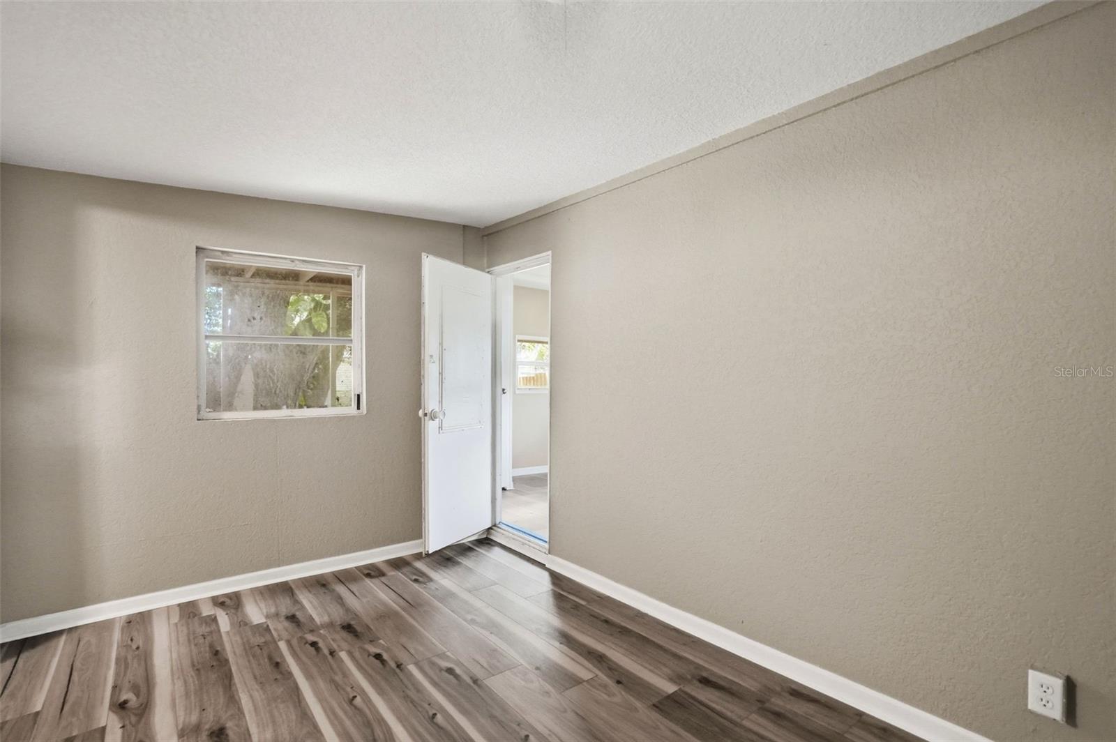11311 ALTOONA AVE