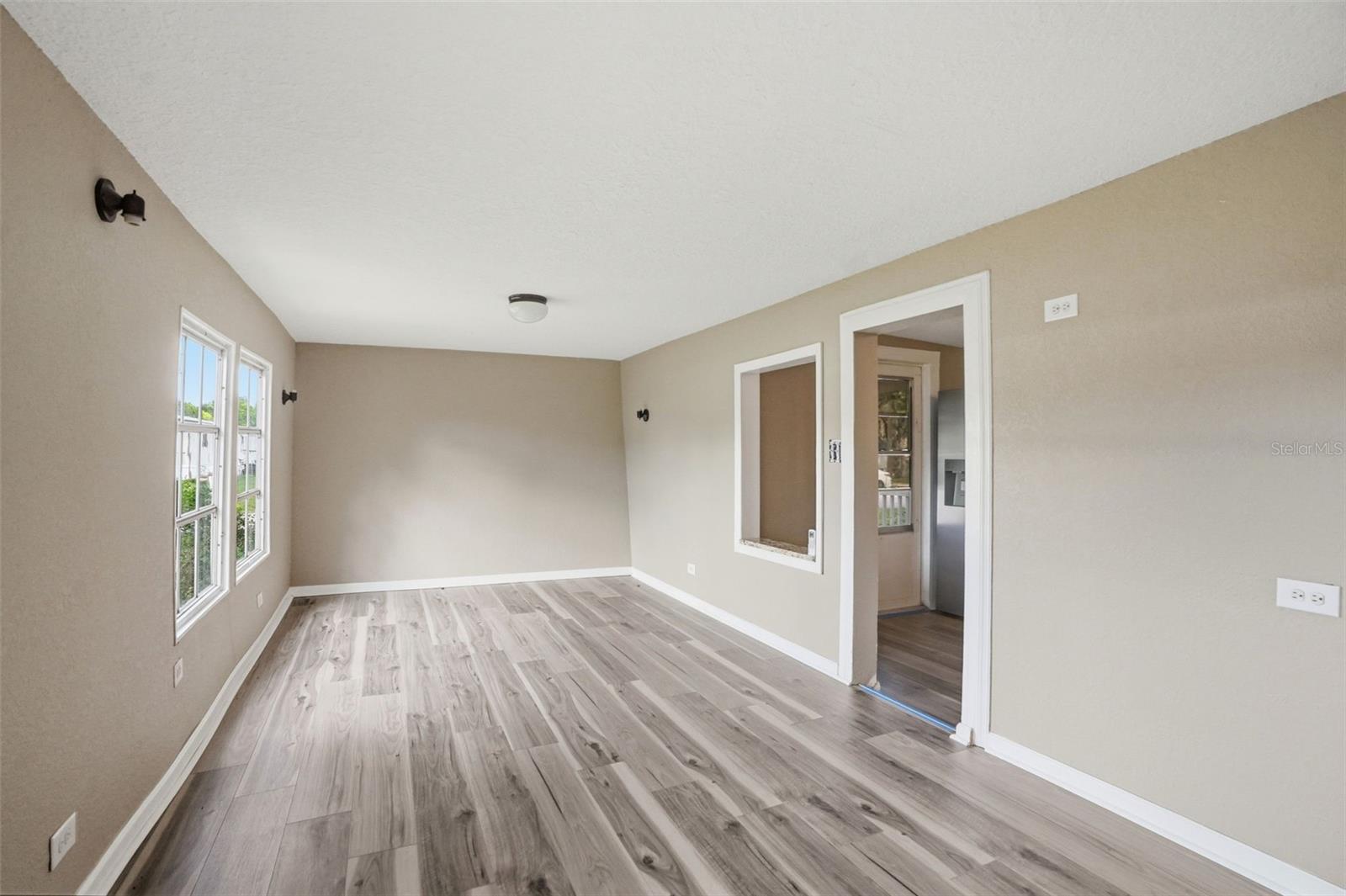 11311 ALTOONA AVE