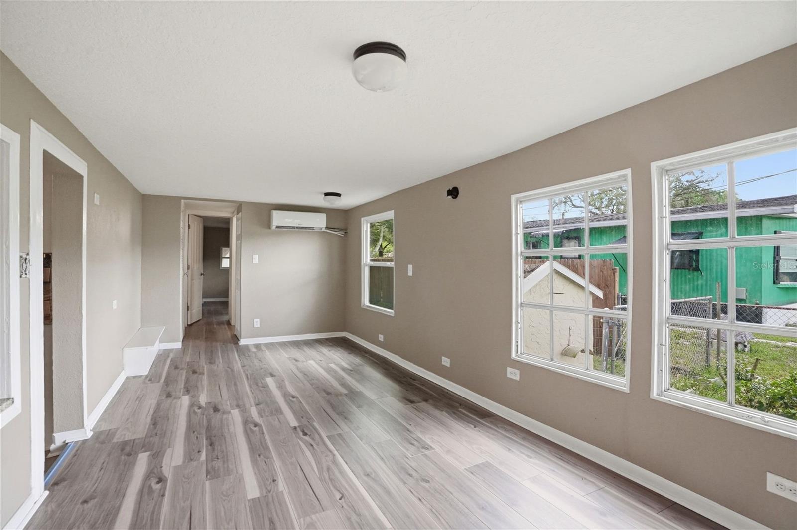 11311 ALTOONA AVE