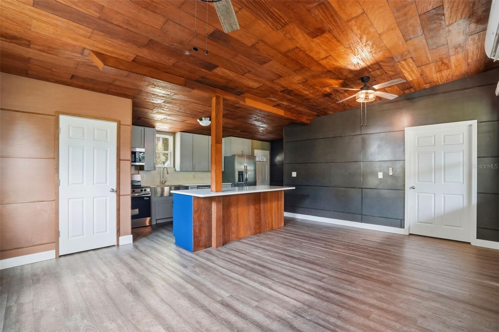 320 S OTIS AVE