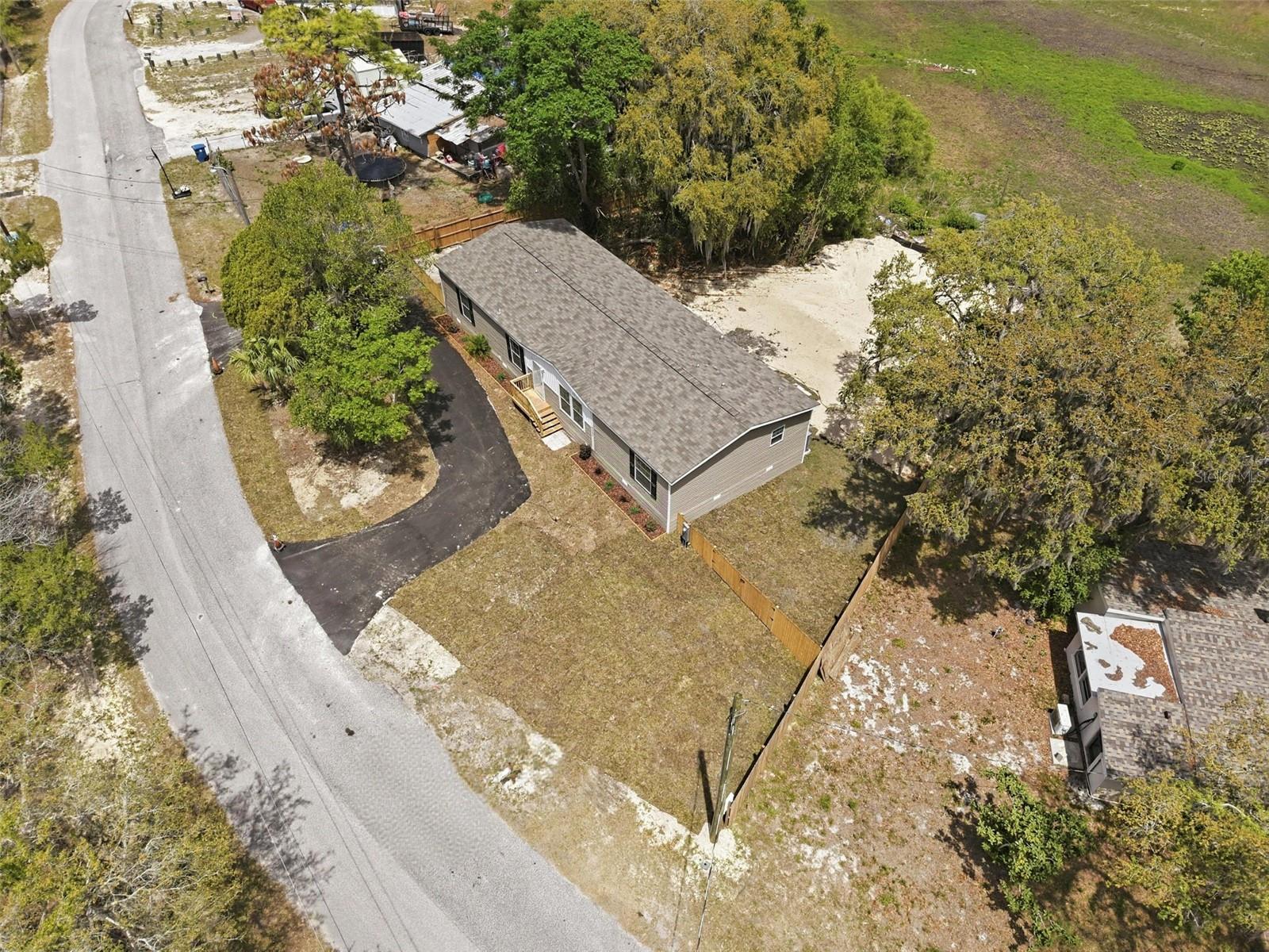 9533 ROUND LAKE DR