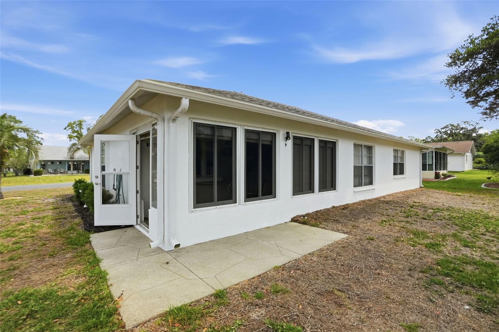 6463 PUTTERS CIR
