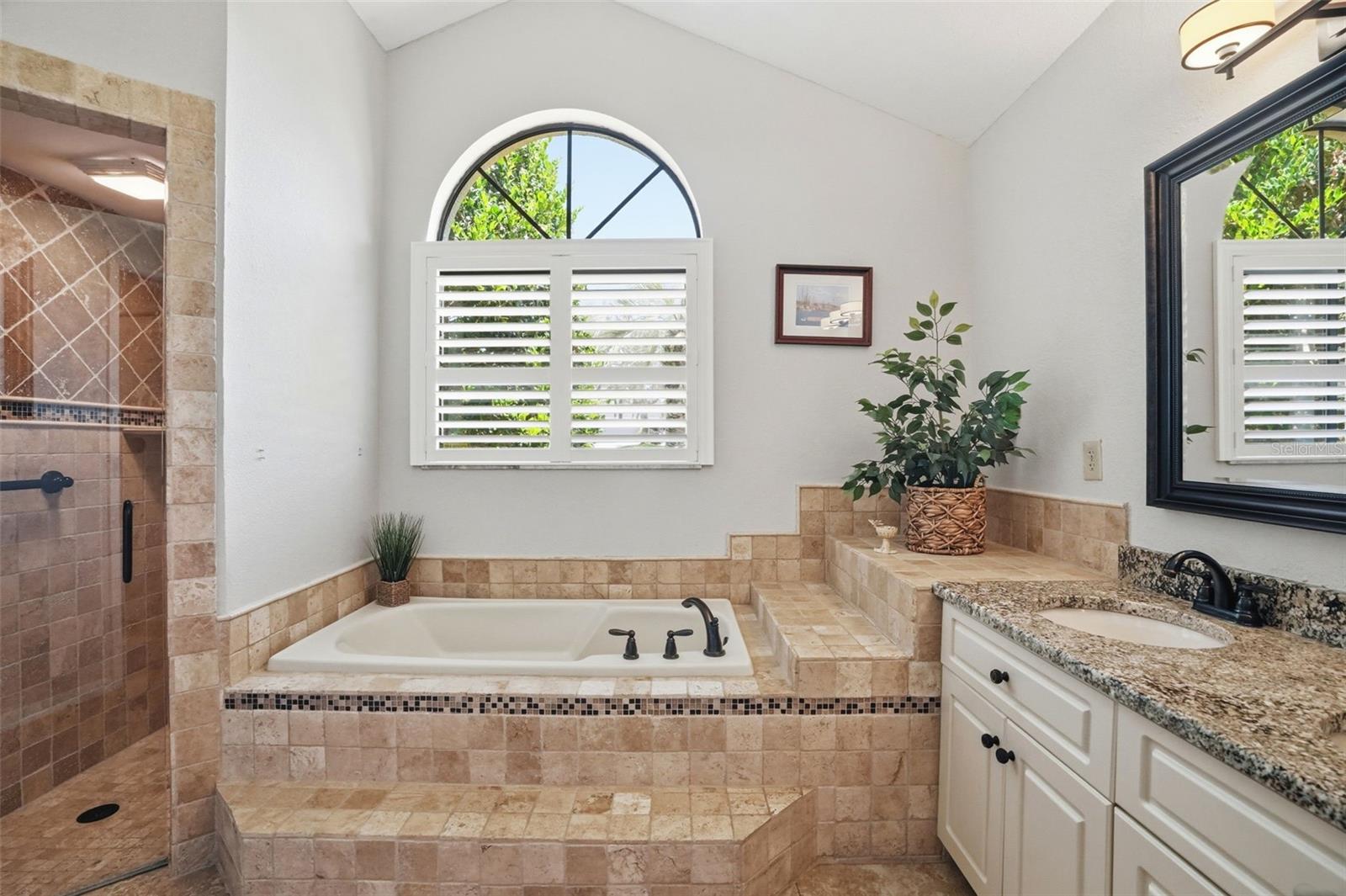 14480 LINDEN DR