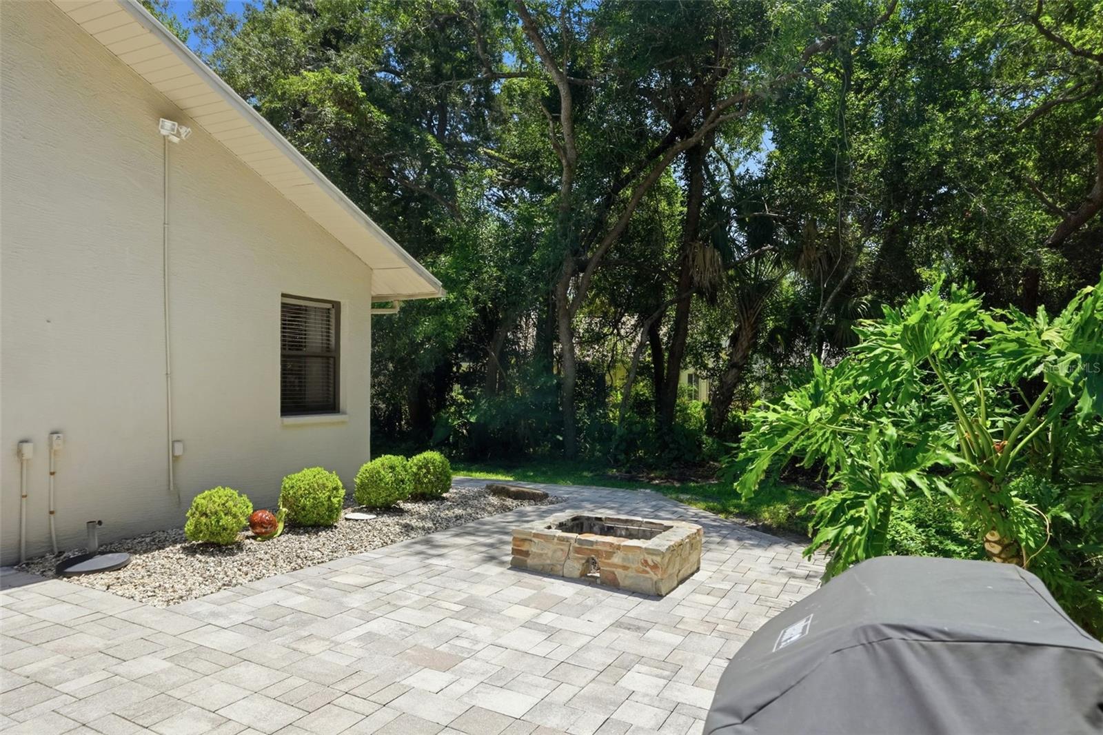 14480 LINDEN DR