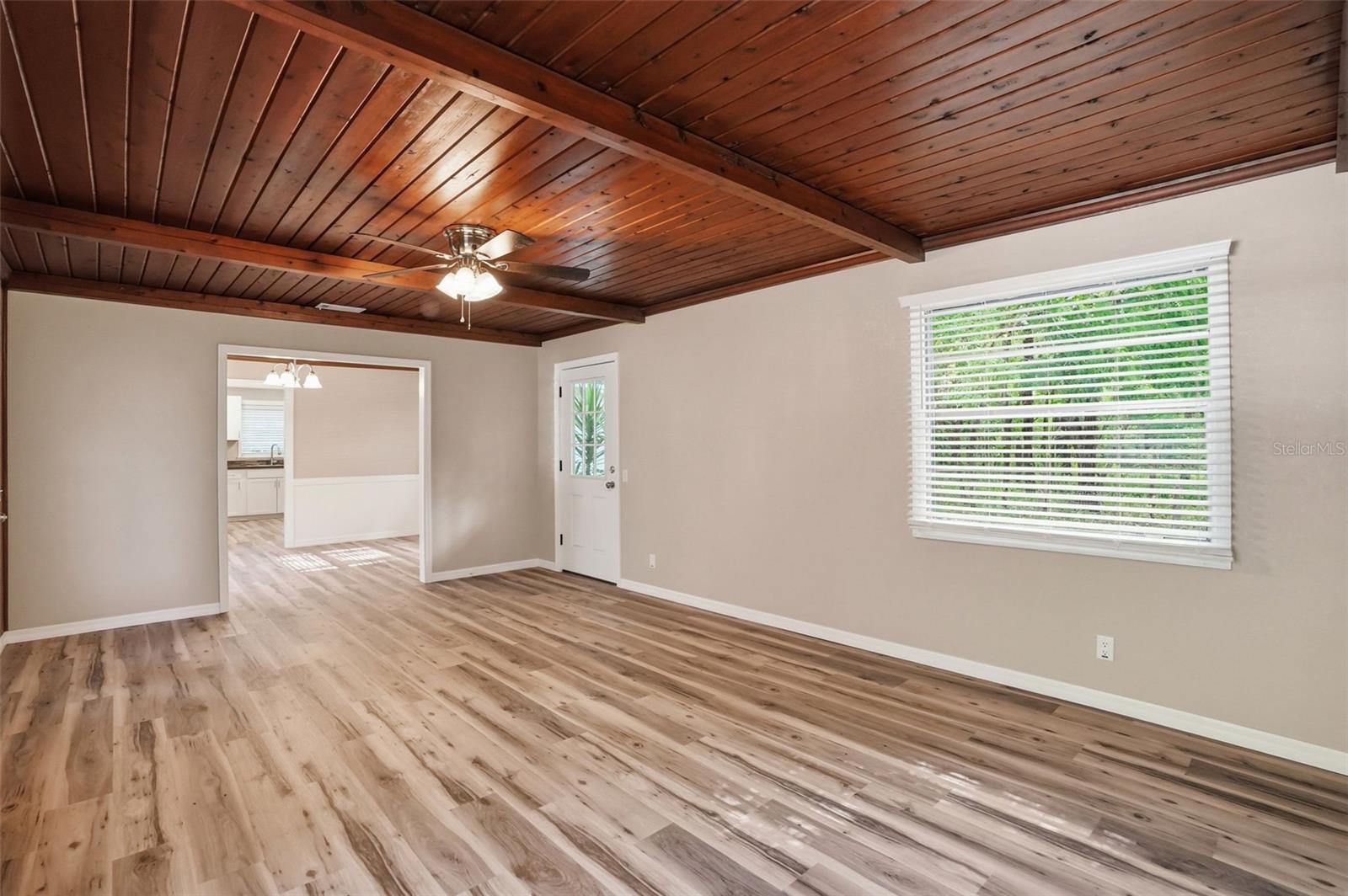 65 MARKHAM LN