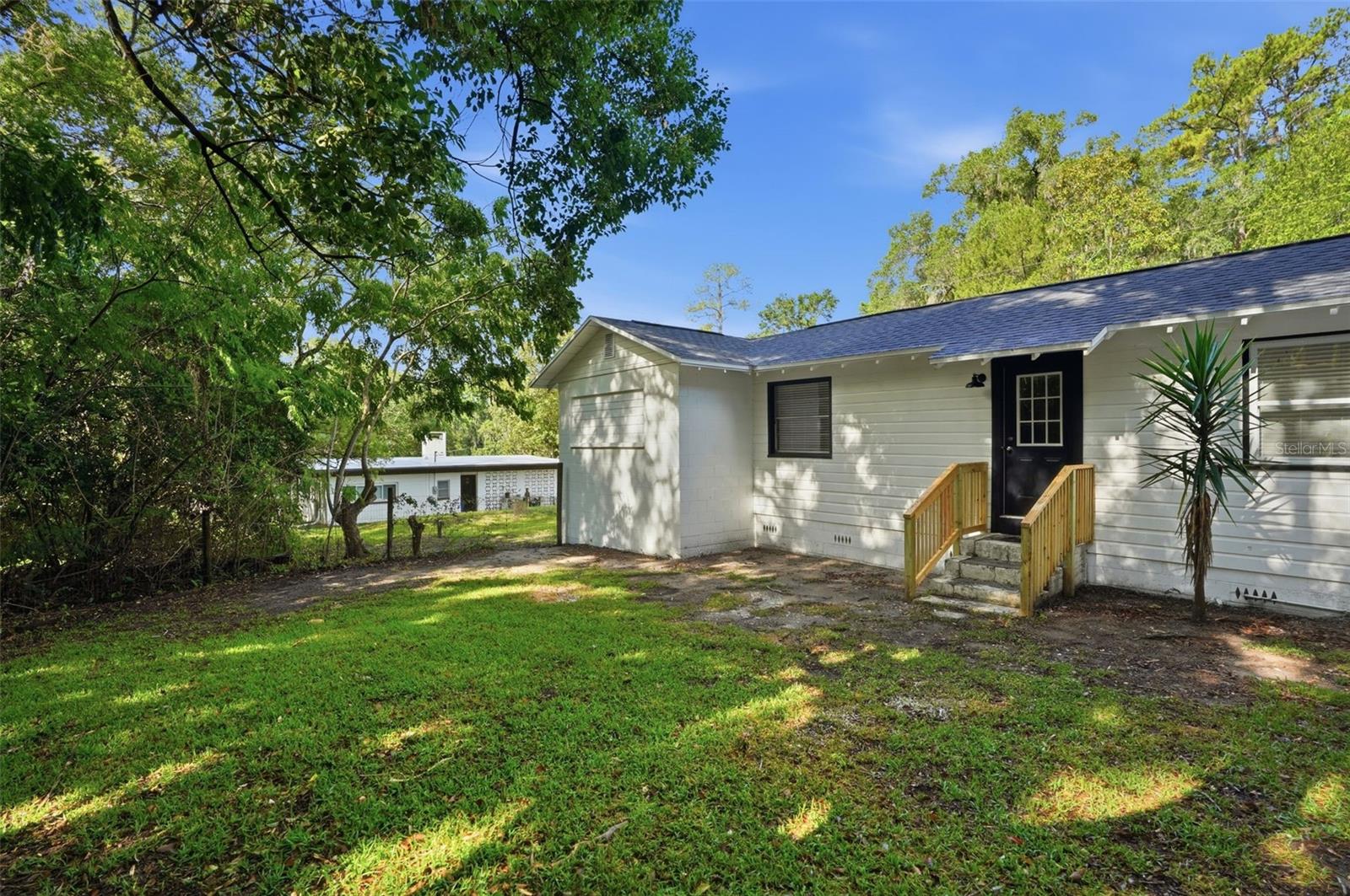 65 MARKHAM LN