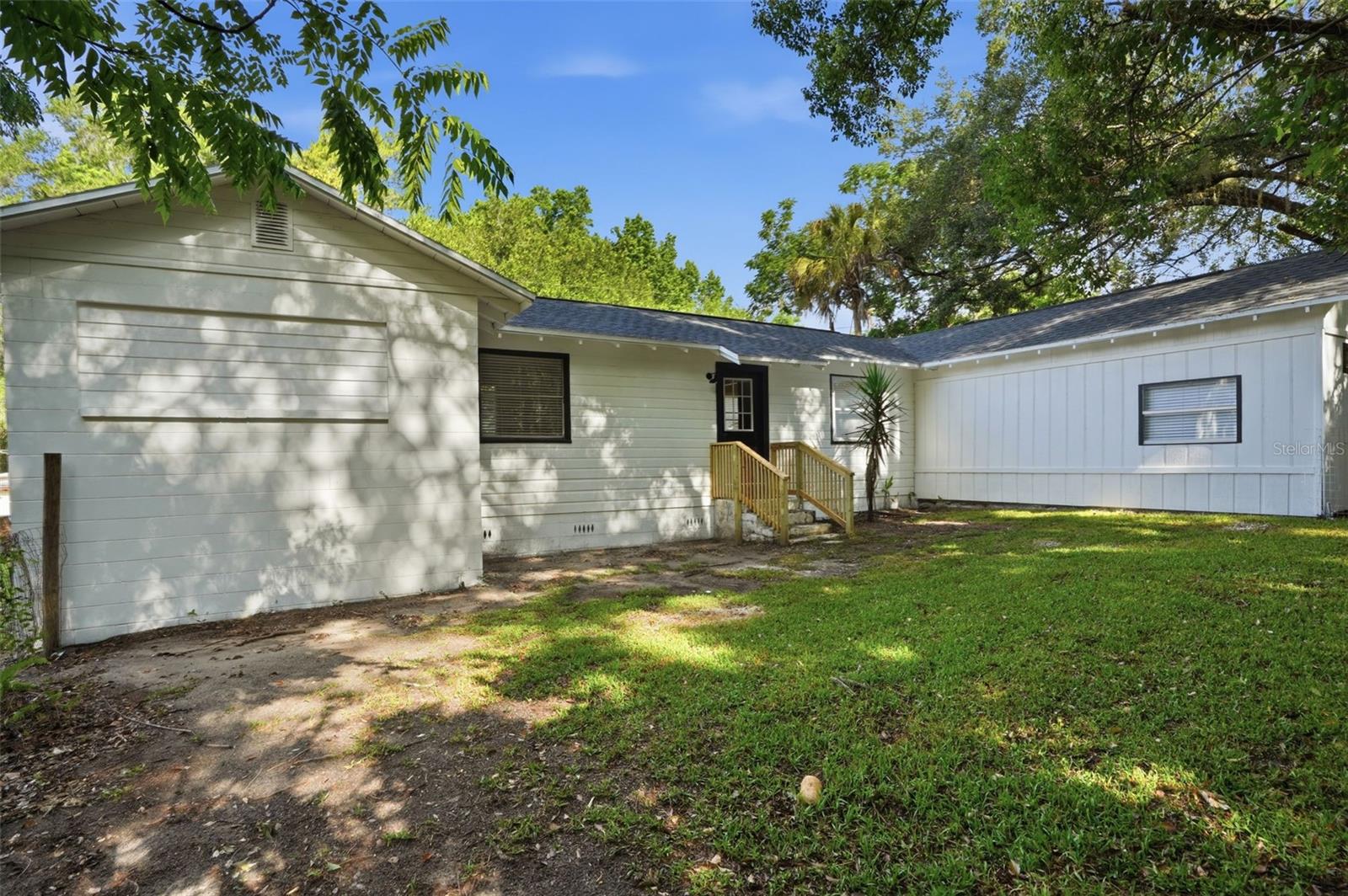 65 MARKHAM LN