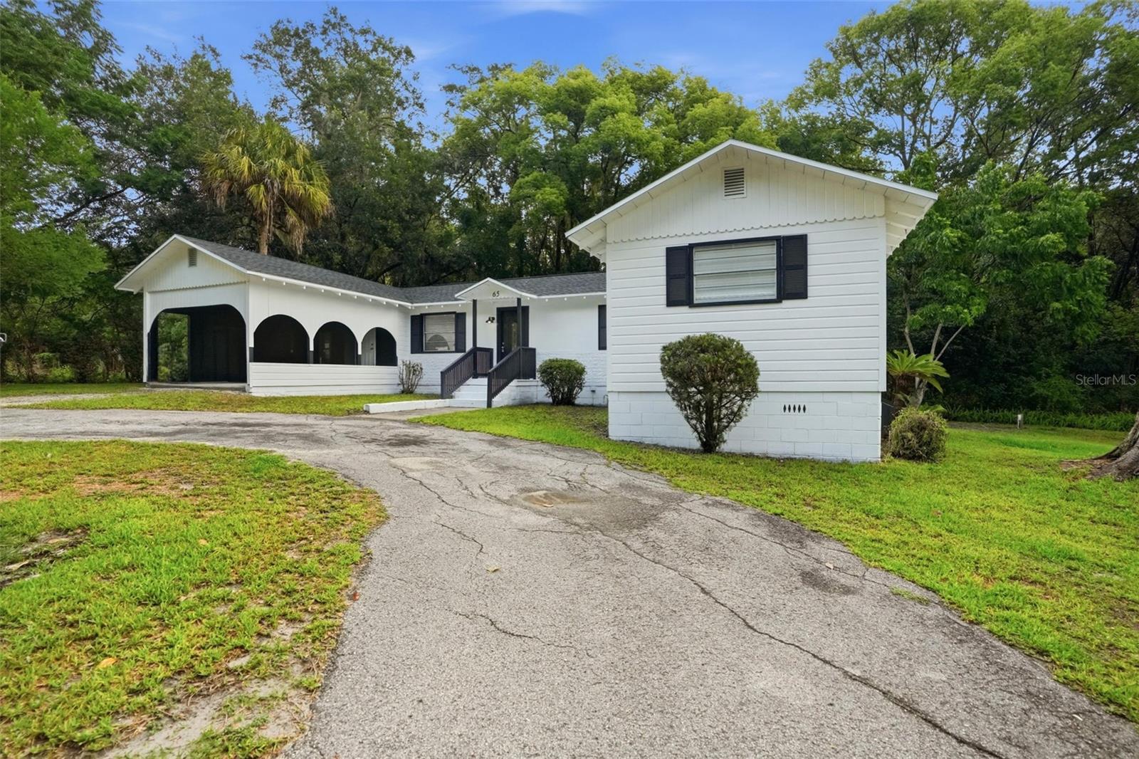65 MARKHAM LN