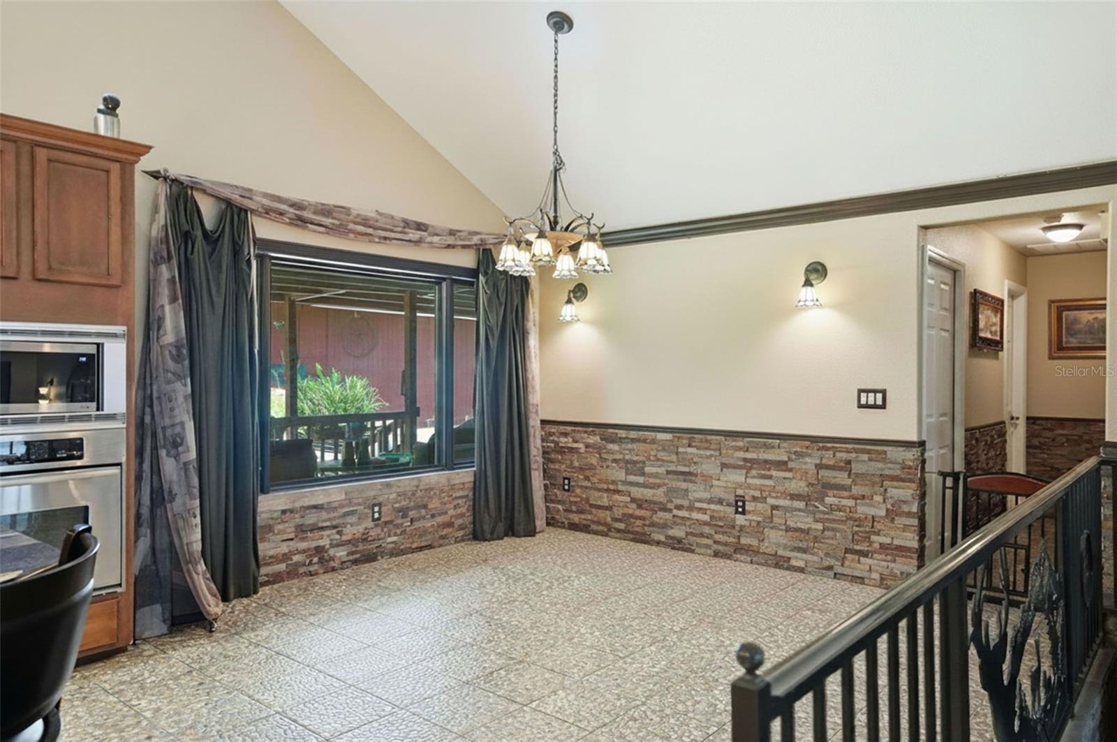 24050 WINDING CREEK DR