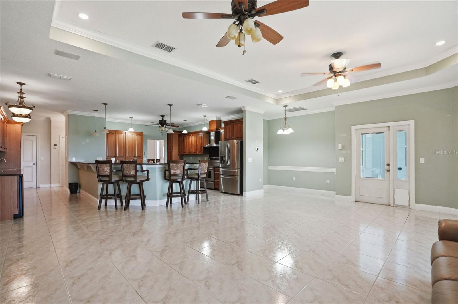9011 FOXDALE LN
