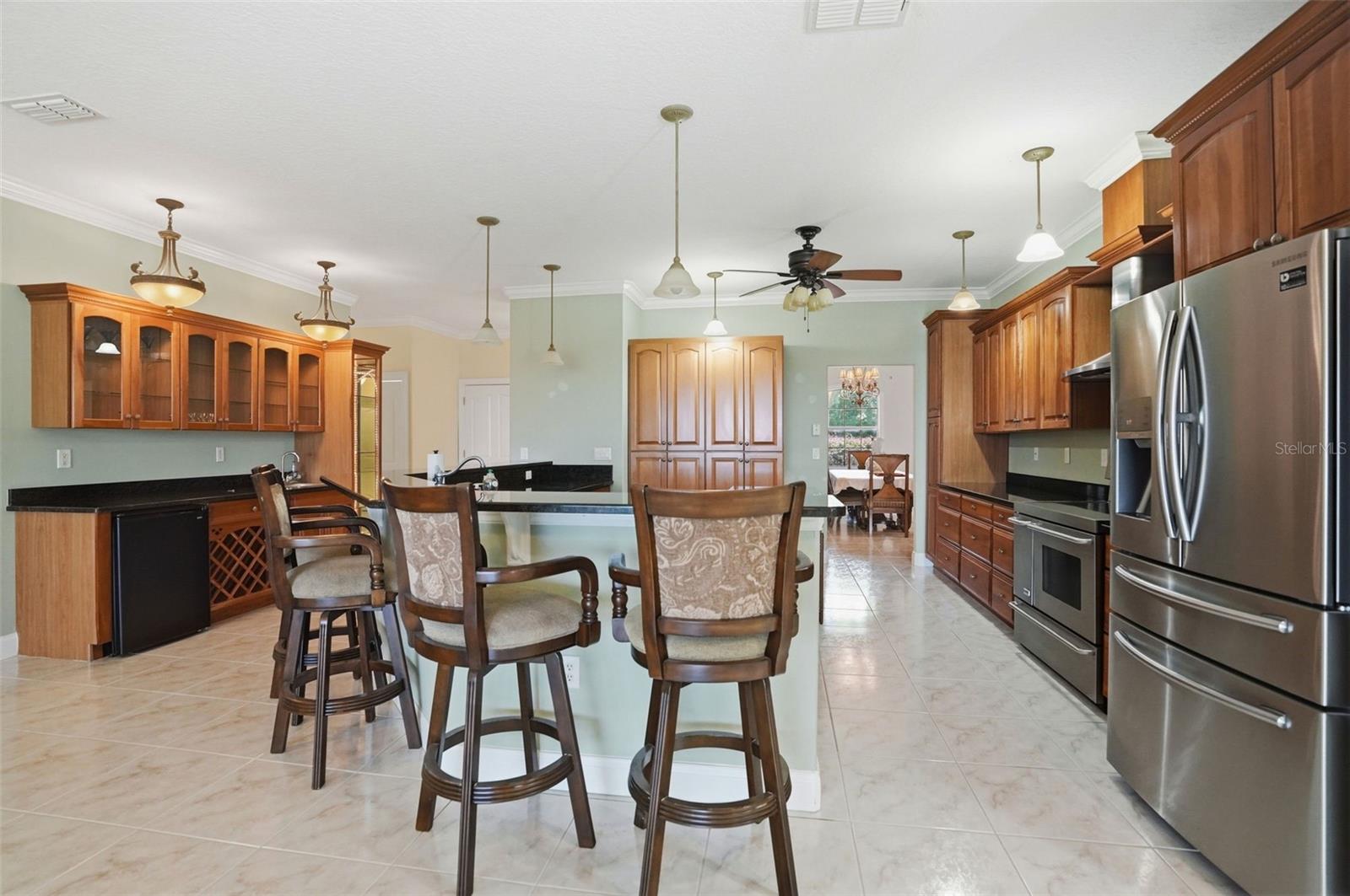 9011 FOXDALE LN