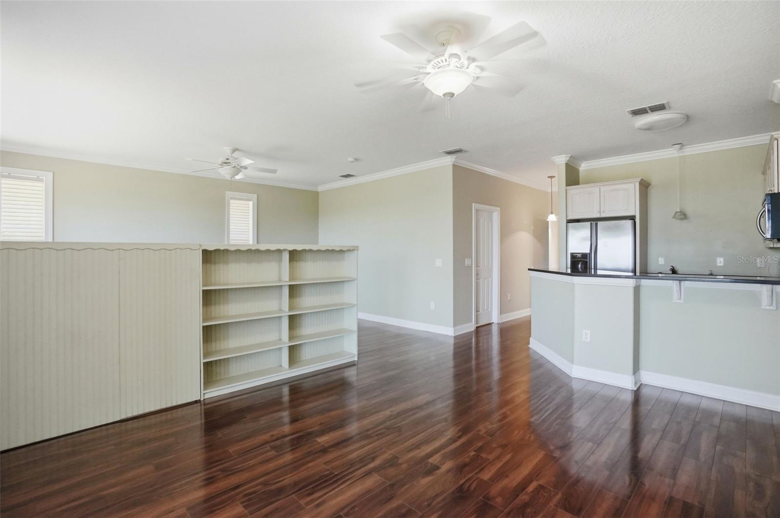 9011 FOXDALE LN