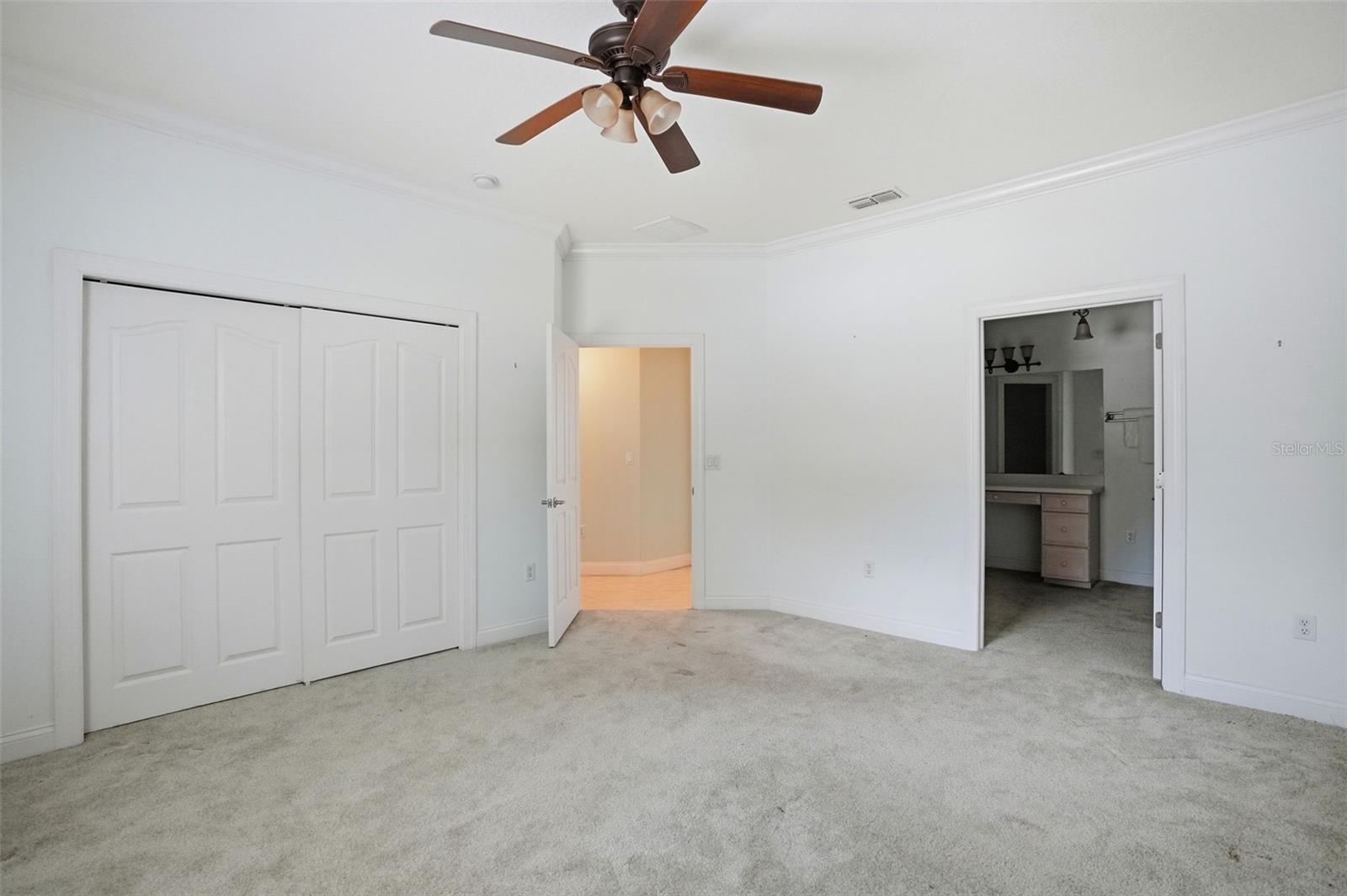 9011 FOXDALE LN
