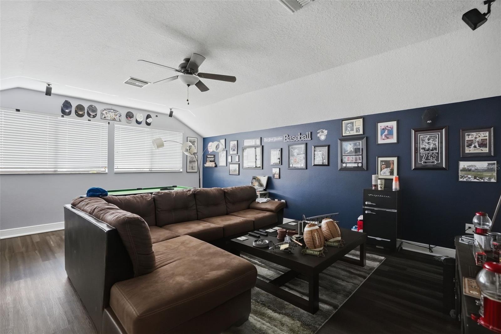 652 TIERRA DR