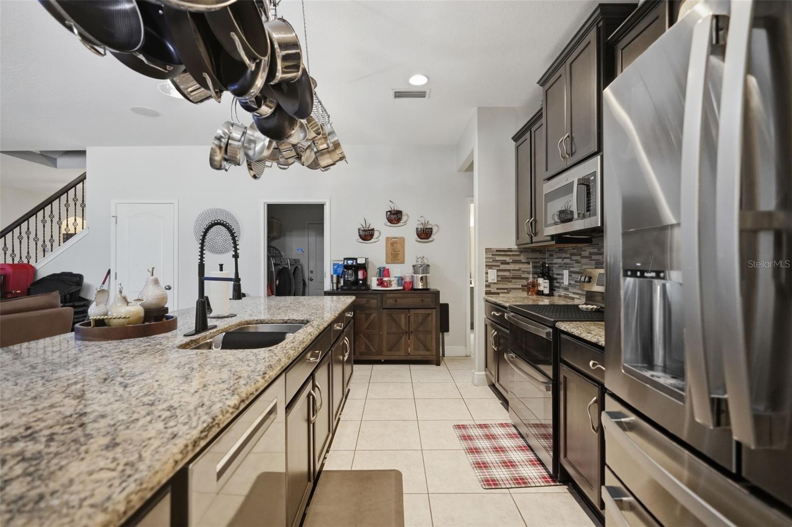 652 TIERRA DR