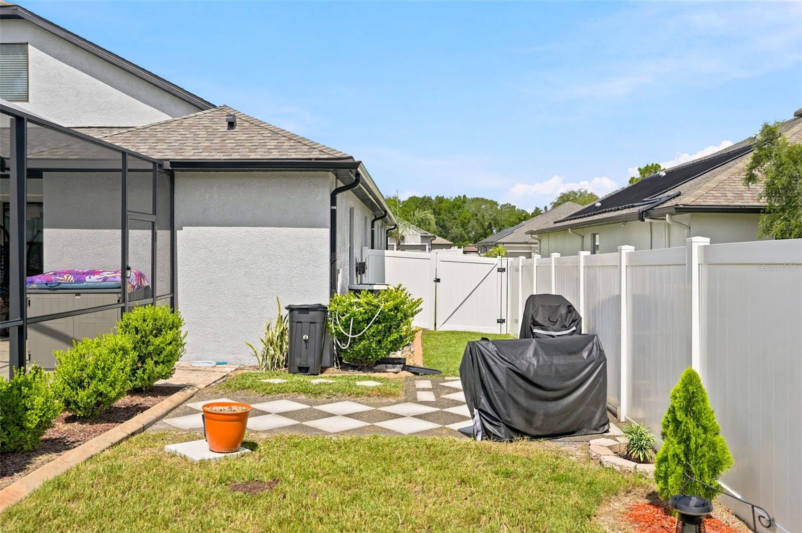 652 TIERRA DR
