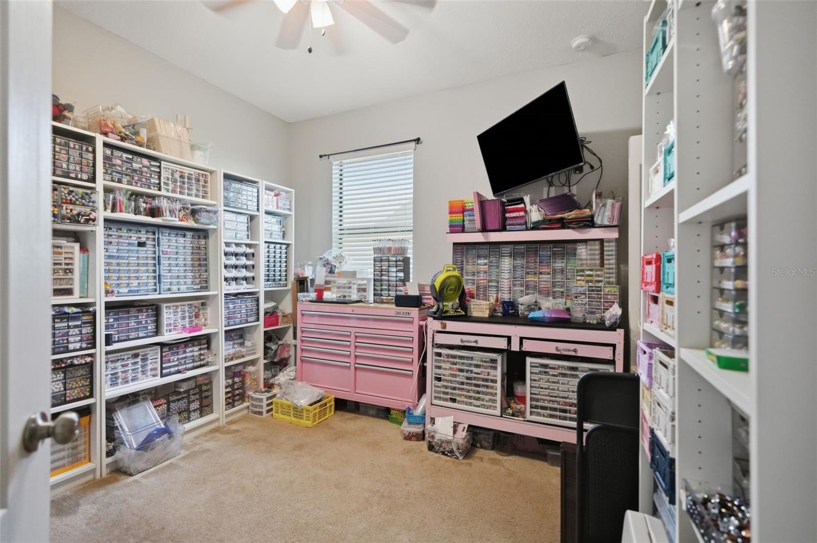 652 TIERRA DR
