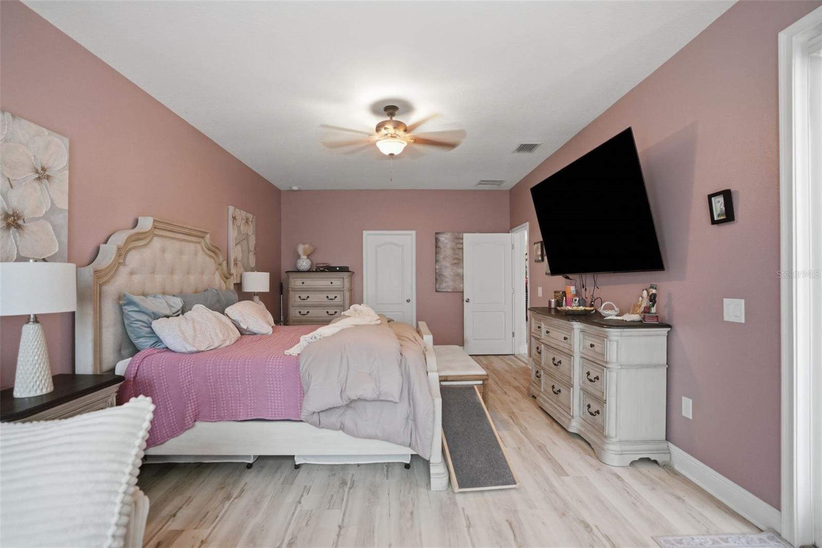 652 TIERRA DR