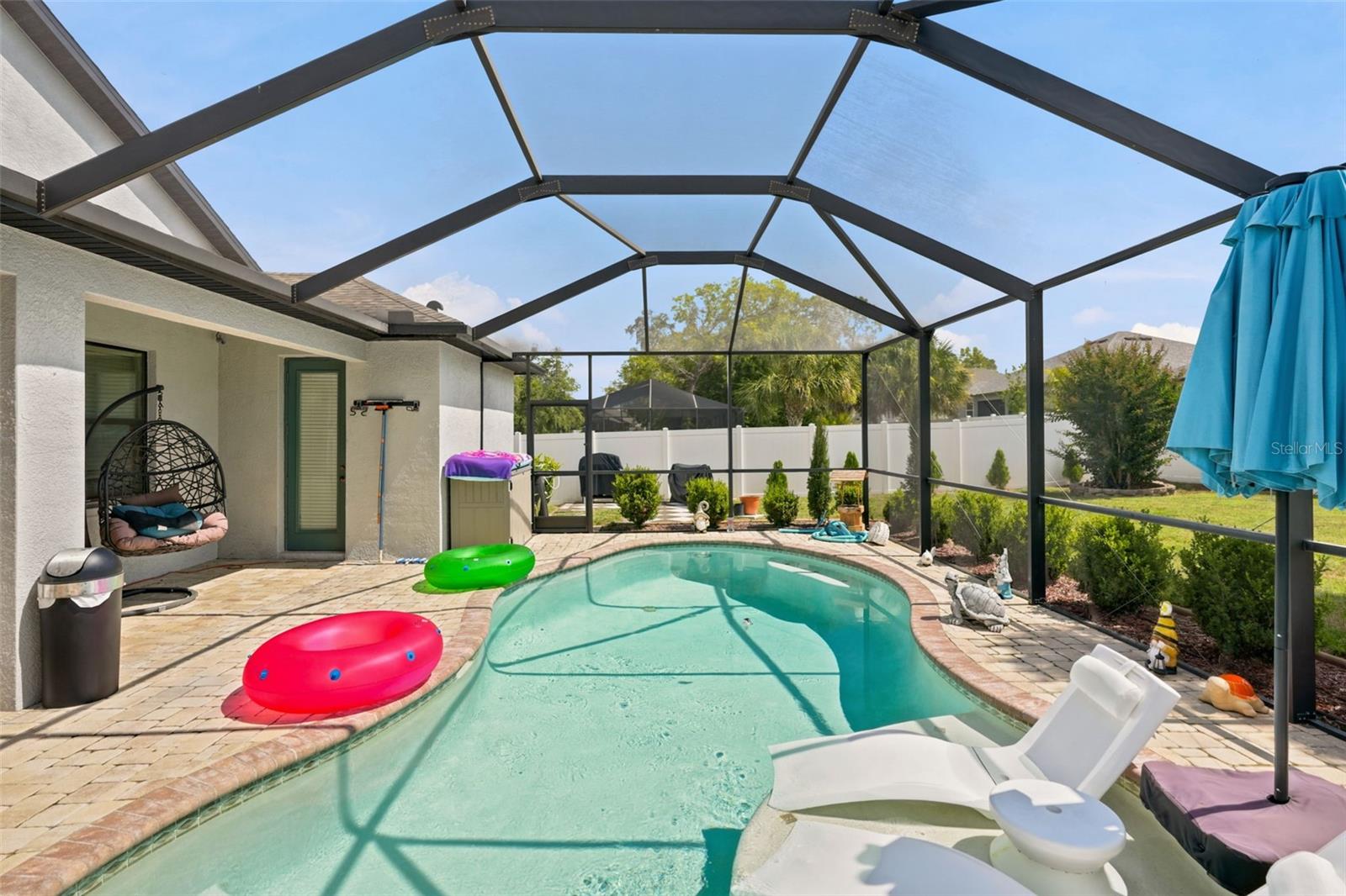 652 TIERRA DR