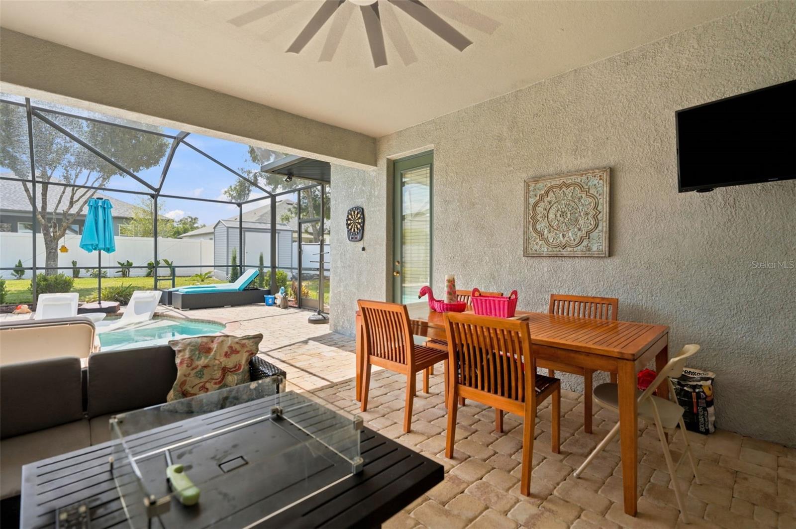 652 TIERRA DR