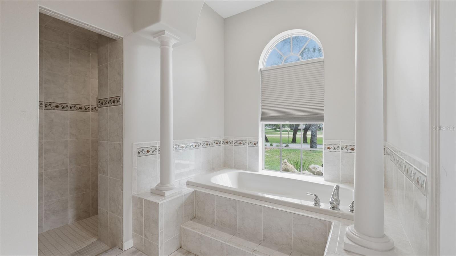 10400 RAMBLE RIDGE CT