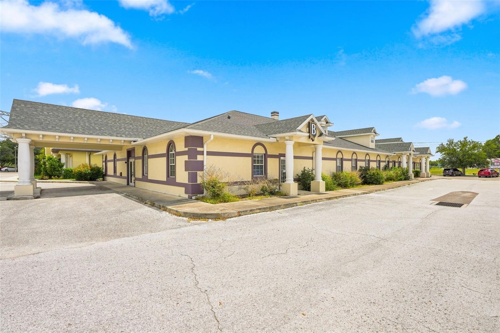 224 MARINER BLVD