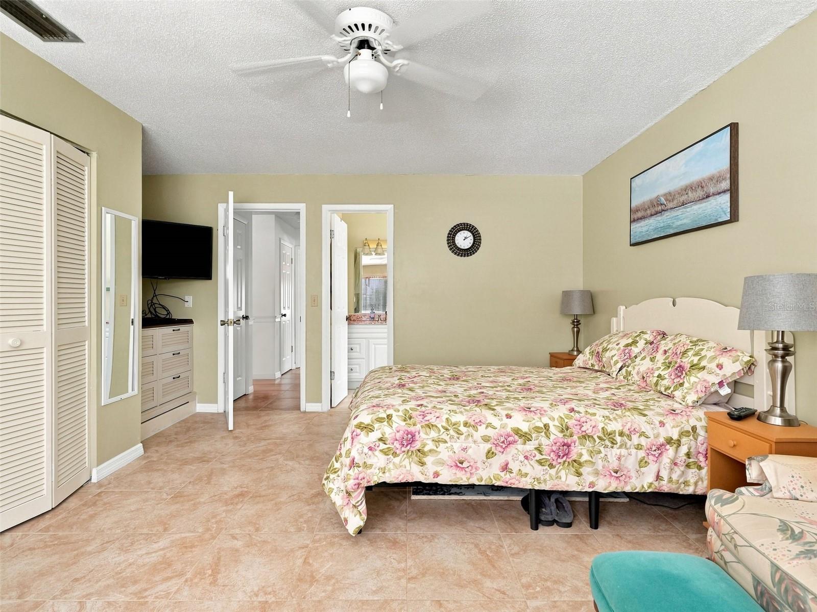 1014 N APPALACHIAN TER