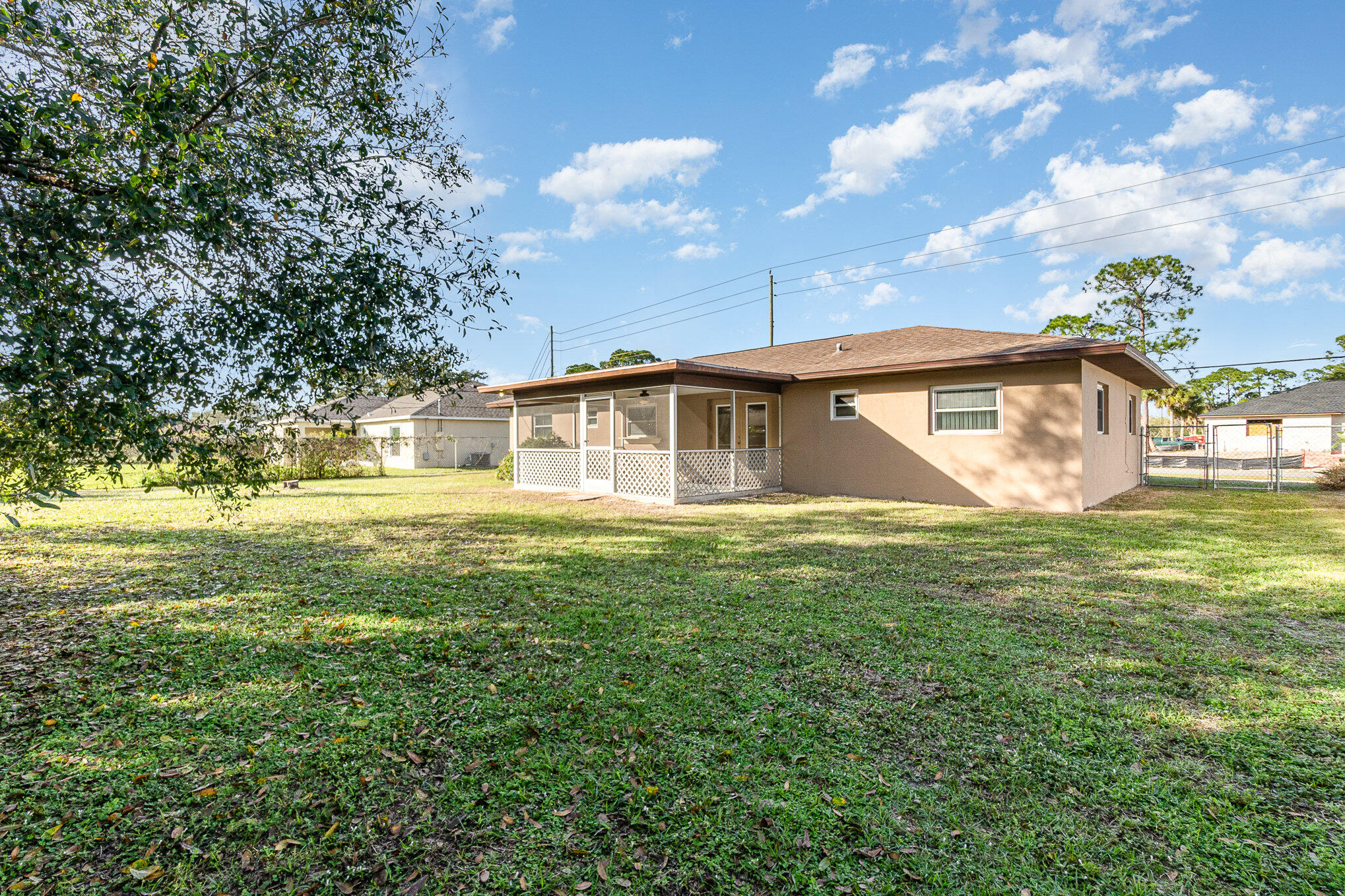 460 Americana Boulevard NE
