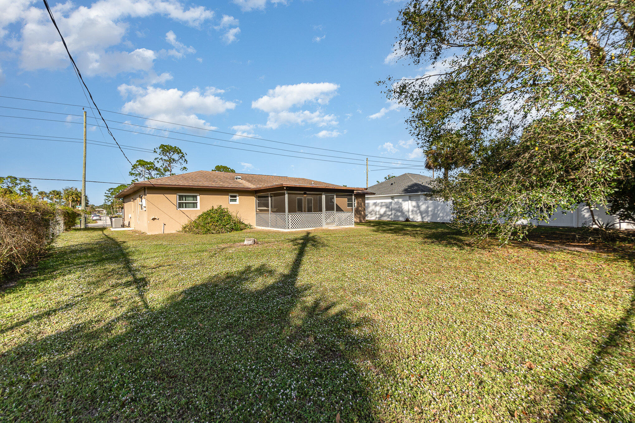 460 Americana Boulevard NE