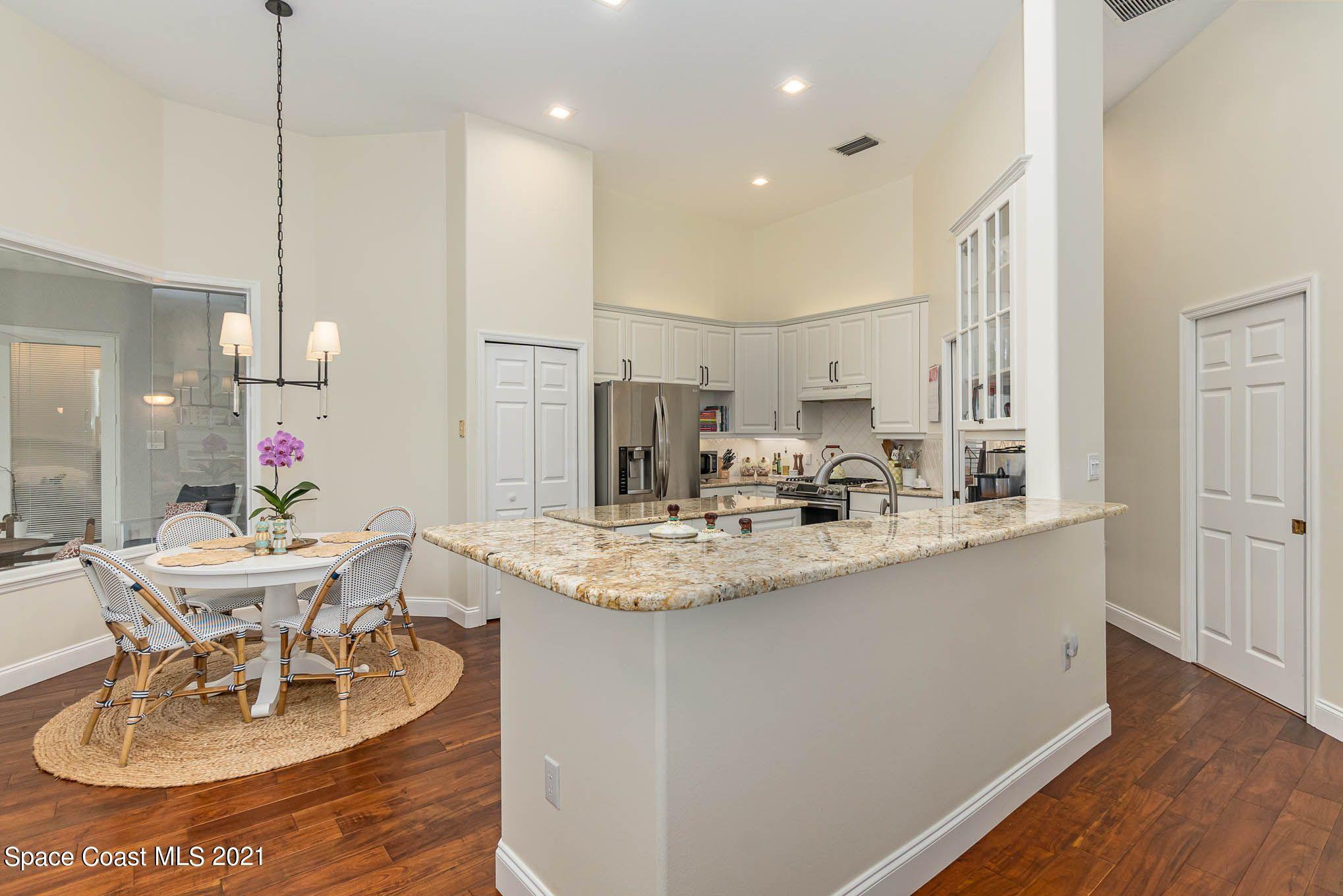 975 Somerset Lane