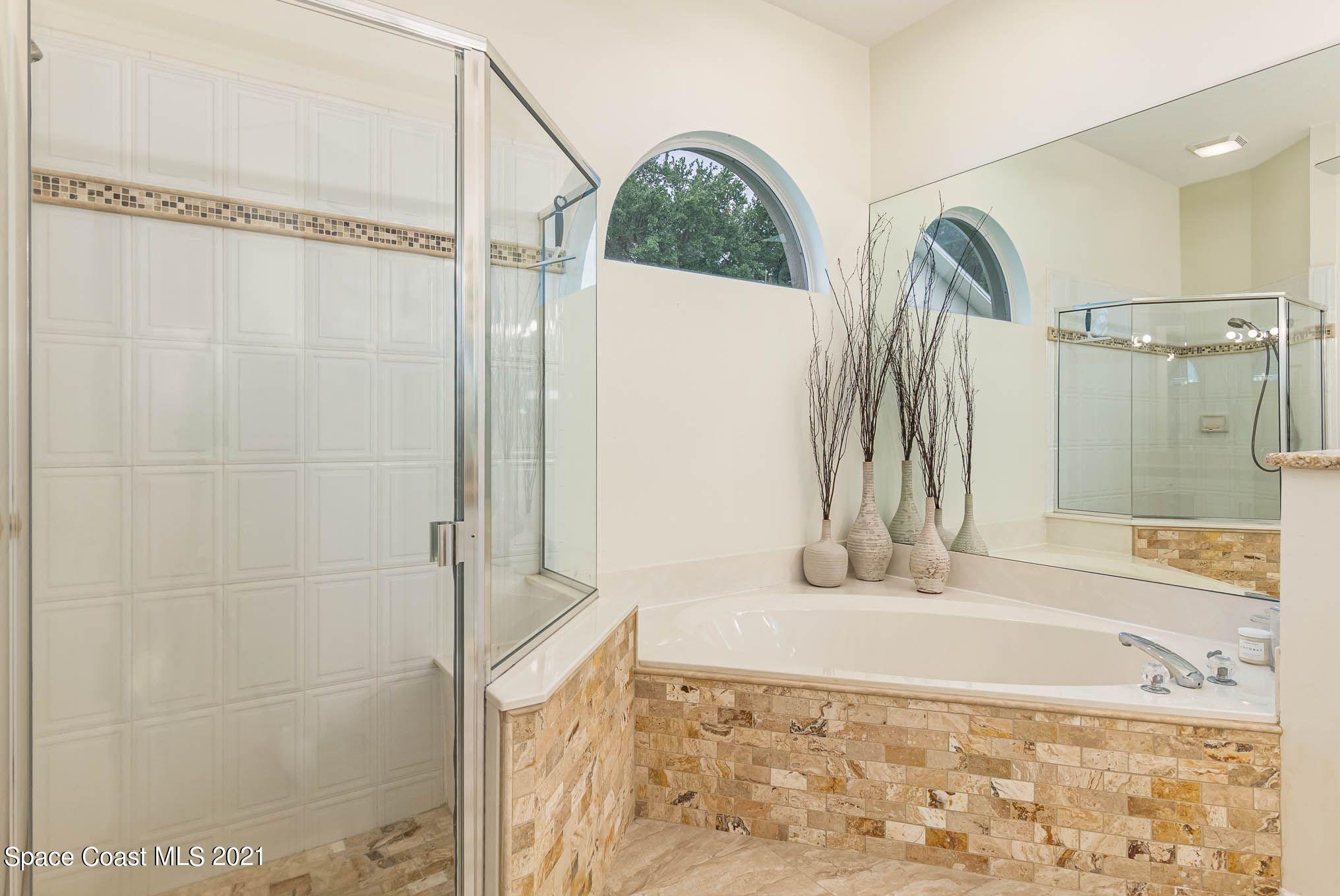 975 Somerset Lane