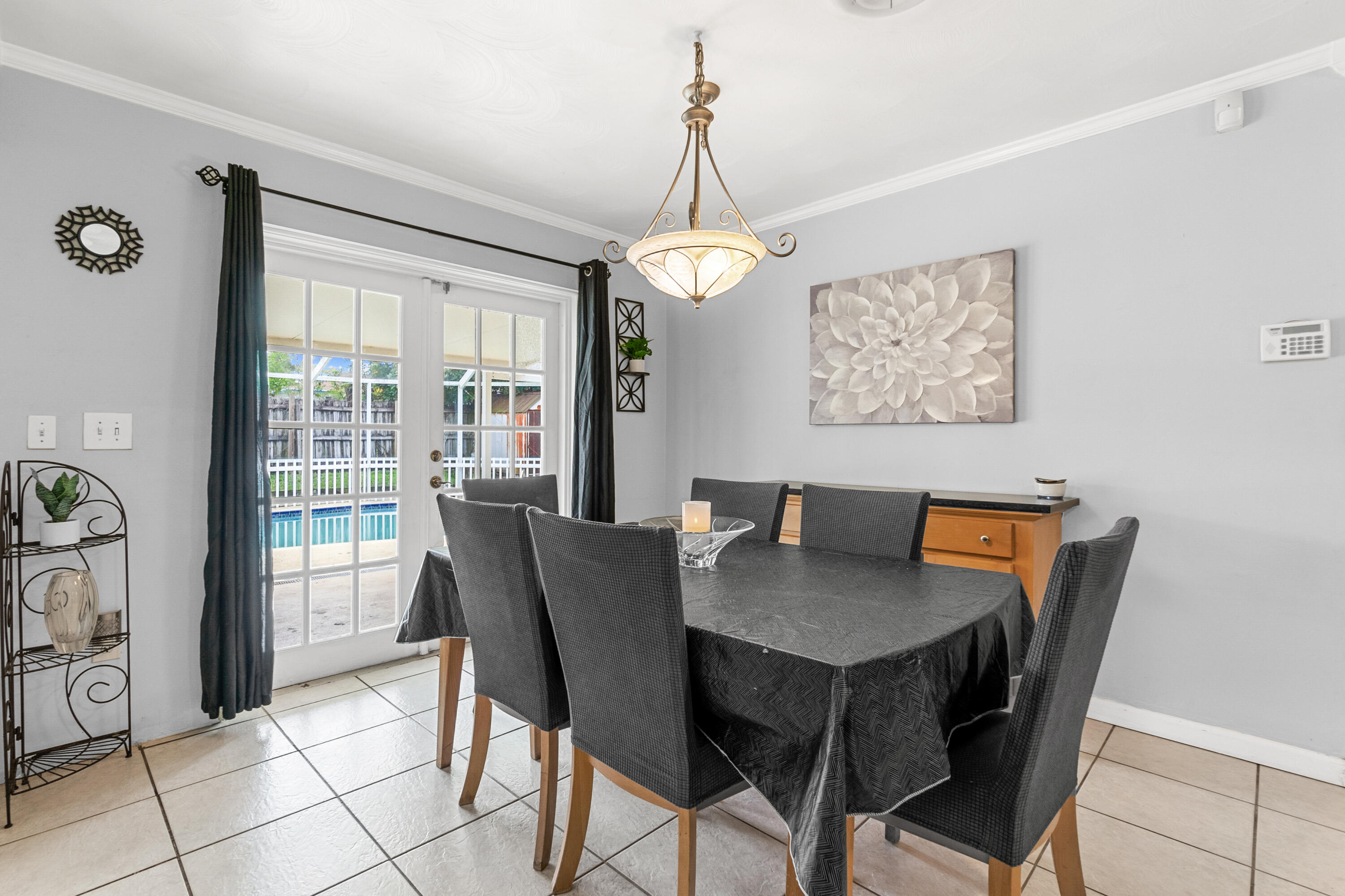 735 Ixora Drive